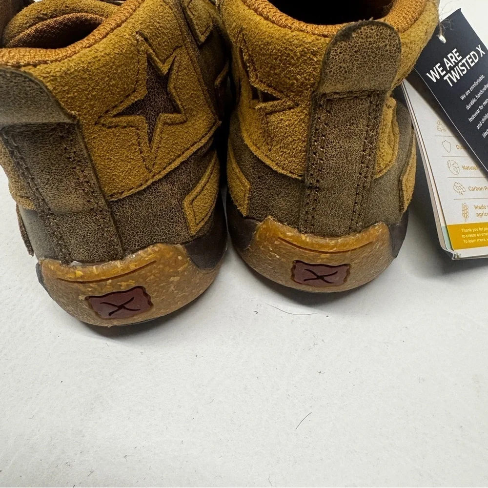 Twisted X child Brown and Tan Chukka Boots size 5M NWT
